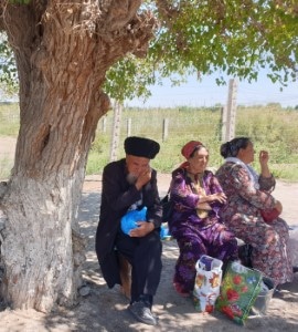 wachten bij de Grens in Turkmenistan (Urgench)